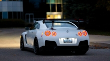      Nissan GT-R  